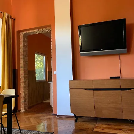 Apartament 25 *